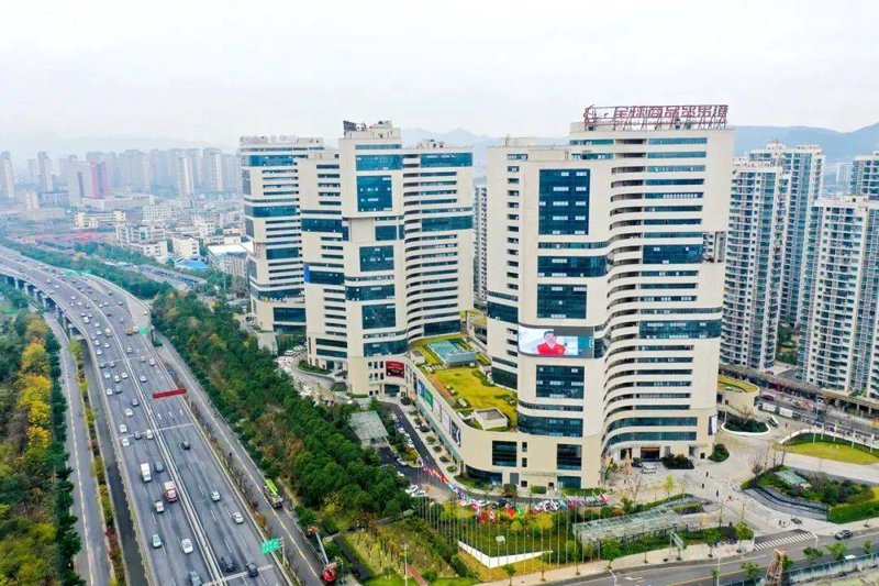 贸易行业风云变幻：「灿哈贸易」引领市场潮流